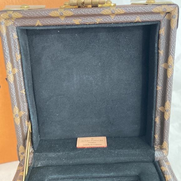 LOUIS Vuitton Monogram Watch/Bracelet Jewelry Trunk - Picture 16 of 16